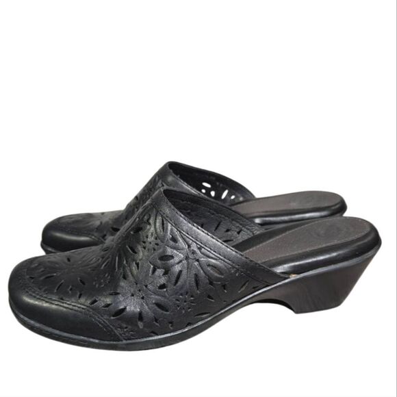 Nurture Black tooled cutout leather comfort mule clogs womens 8.5 - Picture 2 of 7